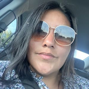 Meet your Posher, Eileen